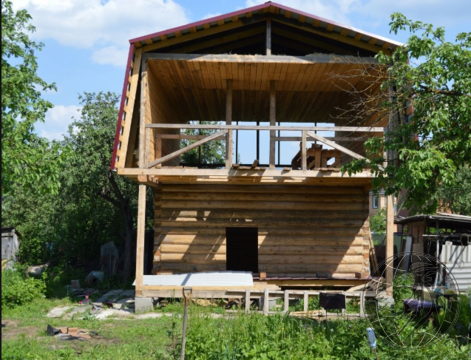 Двухэтажный сруб 6х9 м. на участке 5,5 сот в СНТ Заря-Рус Двухэтажный сруб 6х9 м. на участке 5,5 сот в СНТ Заря-Рус