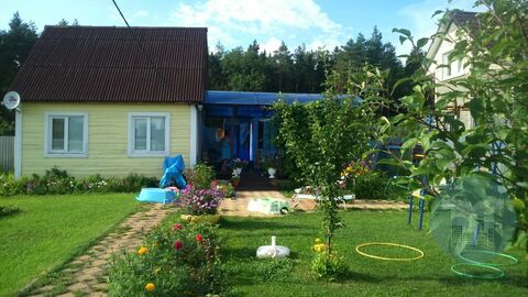 Продается дача в деревне, 40 км от МКАД. Продается дача в деревне, 40 км от МКАД.