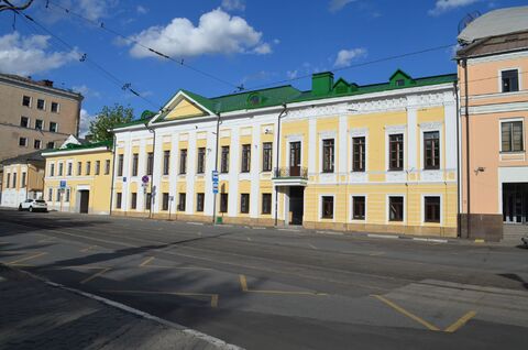 Предлагаю особняк площадью 400 кв. м. Предлагаю особняк площадью 400 кв. м.