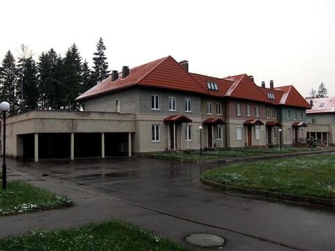 Таунхаус в кп Сенатор Клуб по Калужскому шоссе в 12 км от МКАД Таунхаус в кп Сенатор Клуб по Калужскому шоссе в 12 км от МКАД