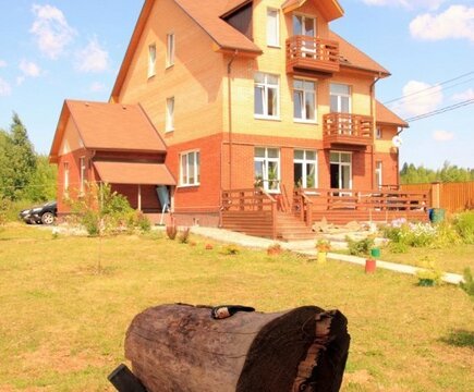 Сдается коттедж на Дмитровском шоссе Икша на участке 15 соток. Сдается коттедж на Дмитровском шоссе Икша на участке 15 соток.