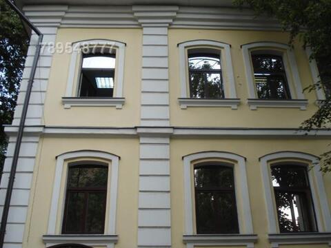 Отдельный особняк, используемый под банк Отдельный особняк, используемый под банк