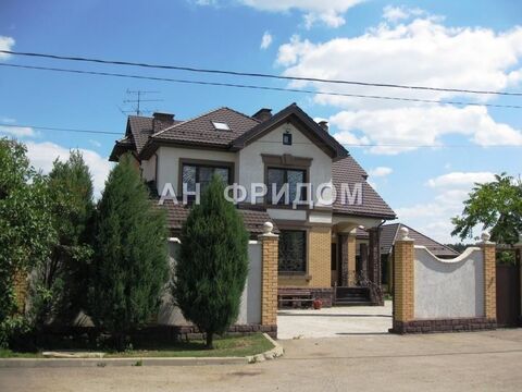 Респектабельный коттедж, 475 кв м, с гаражом и беседкой, у . Респектабельный коттедж, 475 кв м, с гаражом и беседкой, у .