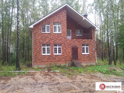 Продаю кирпичный коттедж 180 кв.м. на участке 10.3 сотки Продаю кирпичный коттедж 180 кв.м. на участке 10.3 сотки