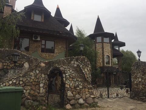Продается роскошный особняк-замок С вертолетной площадкой. Продается роскошный особняк-замок С вертолетной площадкой.