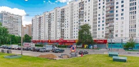 Продажа торгового комплекса 5380 м2 на у метро Славянский Бульвар Продажа торгового комплекса 5380 м2 на у метро Славянский Бульвар