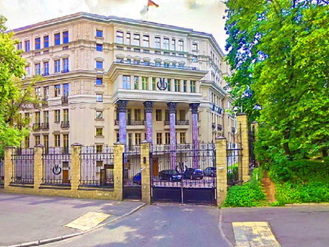 5-комнатная квартира, 252 кв.м., в ЖК "Монолит" 5-комнатная квартира, 252 кв.м., в ЖК "Монолит"