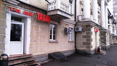 Предлагается помещение свободного назначения 10-ть метров от входа в м Предлагается помещение свободного назначения 10-ть метров от входа в м