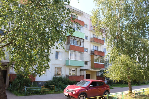 Однокомнатная квартира без ремонта в селе Тропарево Однокомнатная квартира без ремонта в селе Тропарево