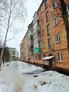 2-х к. квартиру, г. Серпухов, ул. Физкультурная, д. 27, р-н ж/д вокзал 2-х к. квартиру, г. Серпухов, ул. Физкультурная, д. 27, р-н ж/д вокзал