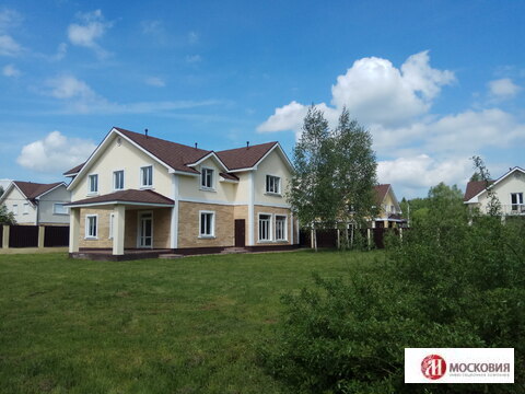 Дом 300 м2 газ, свет, вода центр.коммуник-ии Дом 300 м2 газ, свет, вода центр.коммуник-ии
