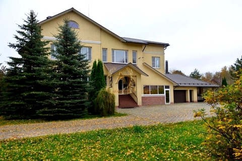 Большой коттедж 750 м2 в аренду в 17 км. от МКАД по Калужскому ш. Большой коттедж 750 м2 в аренду в 17 км. от МКАД по Калужскому ш.