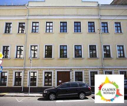 В здании 3 этажа + мансарда. Год постройки: 1834 г. Год реконструкции: В здании 3 этажа + мансарда. Год постройки: 1834 г. Год реконструкции: