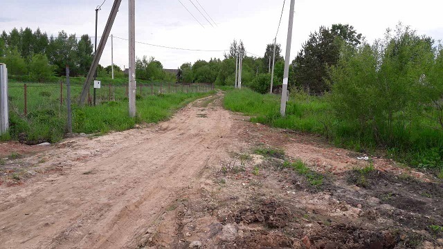 Под кронами деревня платунино