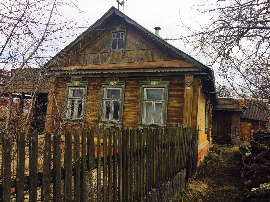 Дом в воскресенском районе. Дом в деревне Воскресенский район Московской области. Дом в деревне Воскресенский район. Ветхий дом Подмосковье. Воскресенск, ул. Солнечная.