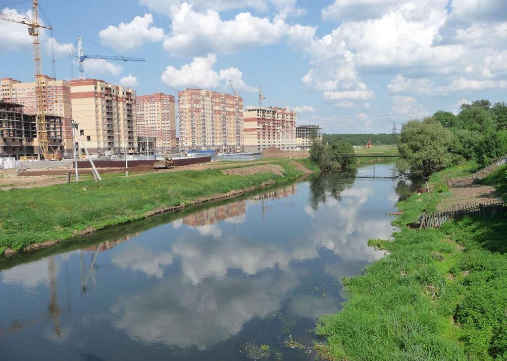 Пгт свердловский. Щелковский район Лукино Варино. Парк Лукино Варино. Речка Лукино Варино. Берёзовая улица 4 Лукино Варино.