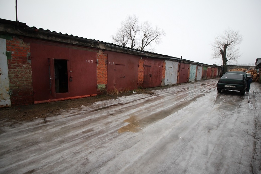 Поселок гаражи. Гараж совхоза. Автогараж в Совхозе. Гараж Ленина. Гаражи совхоза Русь.