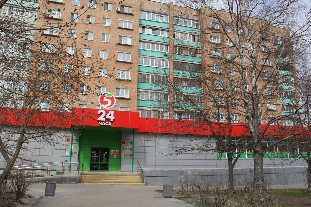 молодая гвардия 43б киров. улица кирова братск. киров стена менделеева. радищева 18 саратов. дом купца ездакова киров.