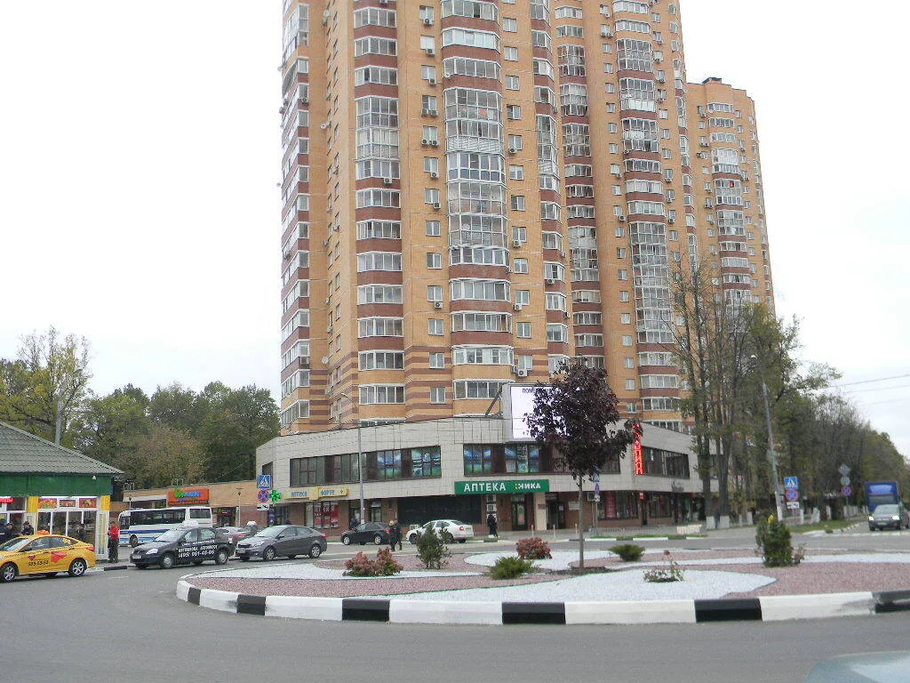 Лепи и Brasserie, кафе, Ленинский просп., 1, корп. 3, Химки, Россия - Яндекс.Кар