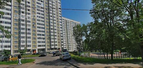 Предлагается помещение на 1 м этаже жилого здания с отдельным входом, 20000000 руб.