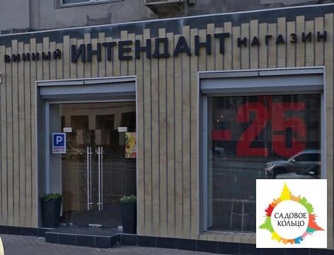 В аренду предлагается торговое помещение на 1-ом этаже жилого дома, 62093 руб.