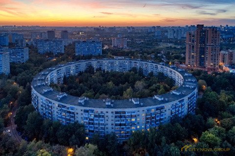 Продам 2-к квартиру, Москва г, Нежинская улица 13