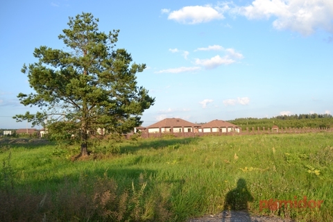 Шикарный земельный участок в деревне Бережки на берегу водохранилища, 700000 руб.