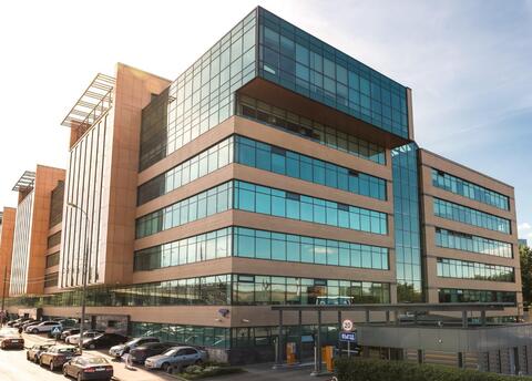 Офис в бц "Магистраль Плаза", 421362480 руб.