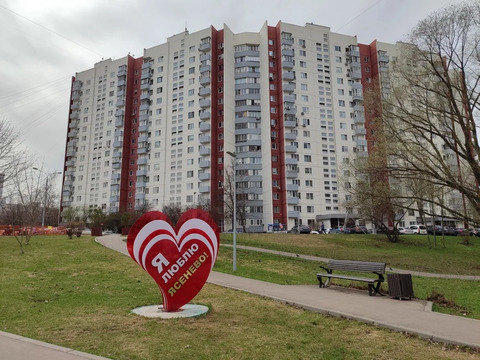 Продается 3-х комнатная квартира в Москве ул. Вильнюсская