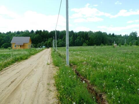 Великолепный участок в жилой деревне., 360000 руб.