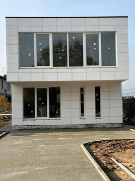 Просторный светлый дом с большими окнами и всеми коммуникациями, 14700000 руб.