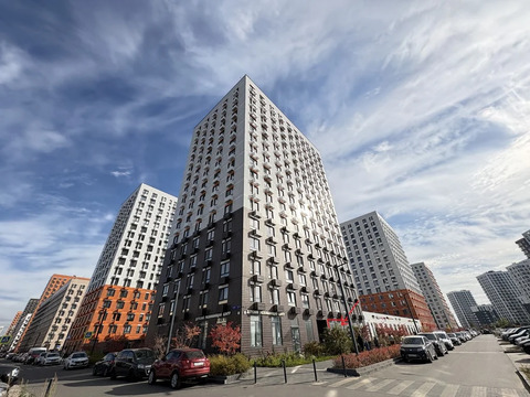 Продажа торгового помещения в ЖК Бунинские Луга, 17900000 руб.