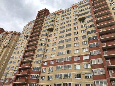 Свердловский, 2-х комнатная квартира, Березовая д.2, 2780000 руб.