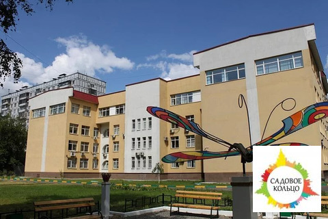 Продаю, отдельно стоящее помещение с отдельным входом. Очень светлое и Продаю, отдельно стоящее помещение с отдельным входом. Очень светлое и