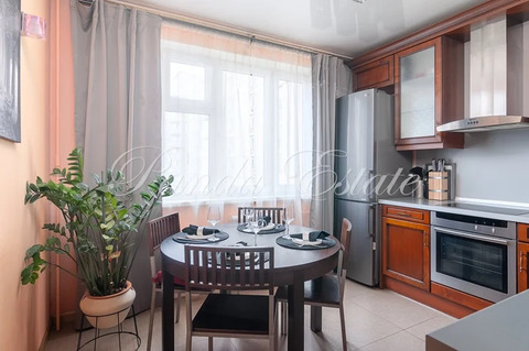 Москва, 2-х комнатная квартира, ул. Кременчугская д.3, корп. 2, 20800000 руб.