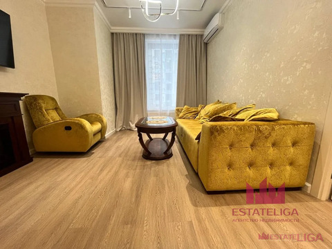 Москва, 3-х комнатная квартира, ул. Архитектора Власова д.71к2, 180000 руб.