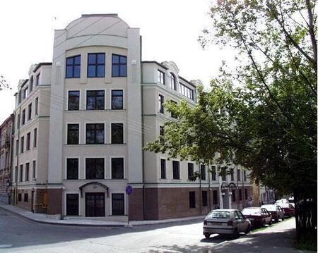 5-этажное офисное здание класса В + с подземным и наземным паркингами, 2454243300 руб.