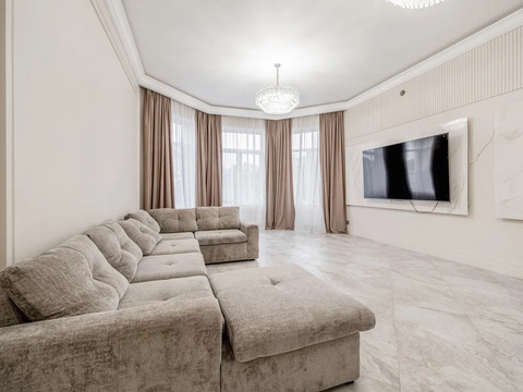 Продажа дома 450.0м с отделкой в 8км от МКАД, 64700000 руб.