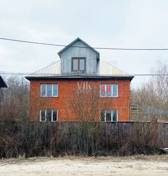 Продается шикарный трехэтажный кирпичный коттедж в селе Зюзино, 11800000 руб.