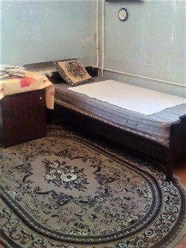 Продается изолированная комната в коммунальной трёхкомнатной квартире, 900000 руб.
