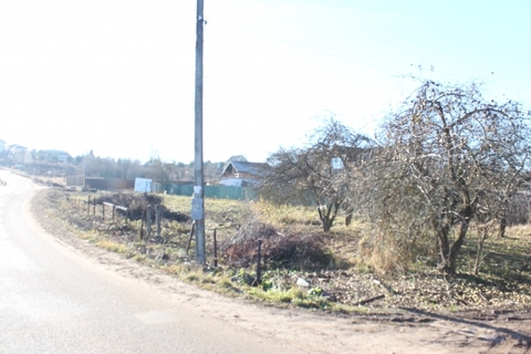 В деревне Исавицы продается участок 24 сотки, 2400000 руб.