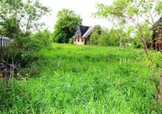 В продаже участок 16 соток с деревенским домом из бревна 50 кв.м, 650000 руб.
