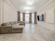 Продажа дома 450.0м с отделкой в 8км от МКАД, 64700000 руб.