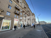 Продажа Торгового помещения на первой линии, 138000000 руб.