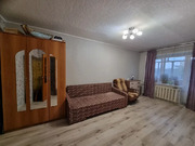 Белоозерский, 1-но комнатная квартира, ул. Молодежная д.18, 3 300 000 руб.