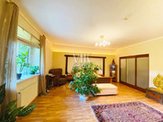Продается дом в коттеджном поселке г Москвы пос Московский дер Мешково, 44444444 руб.