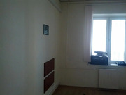 Сдаются офисы с мебелью на 2-м этаже, в пеший доступности от метро Ави, 15000 руб.