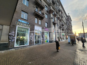 Продажа Торгового помещения на первой линии, 138000000 руб.